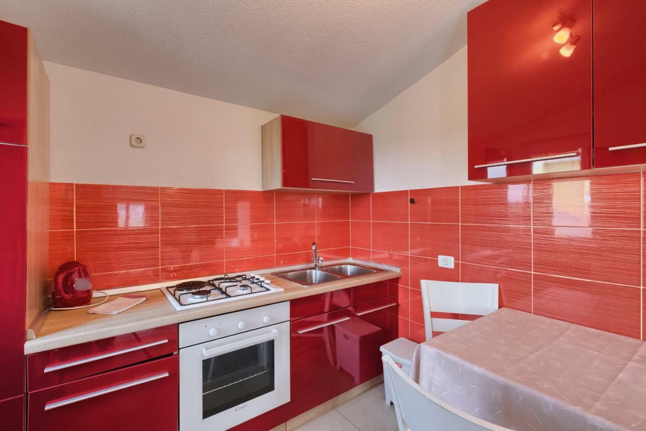 Apartment Milla Premantura