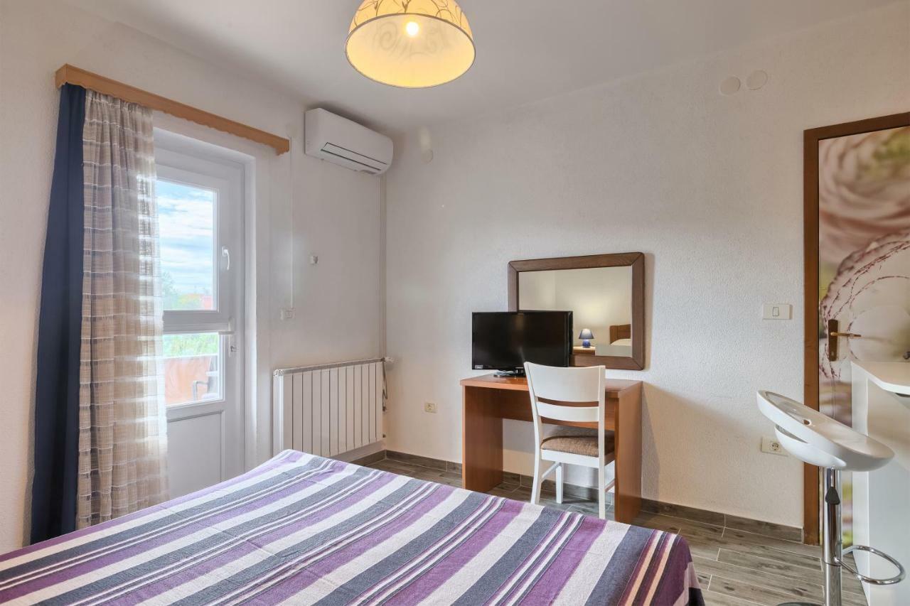 Apartment Milla Premantura