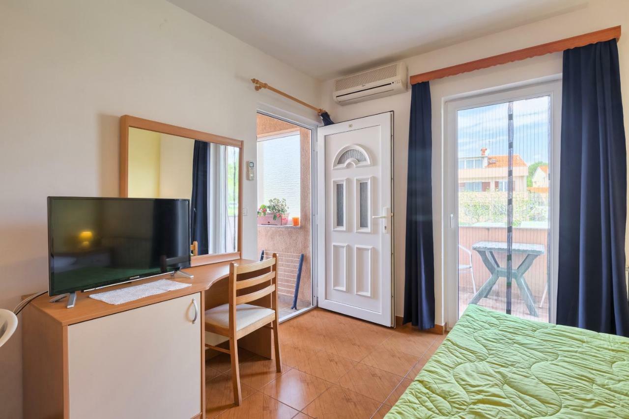 Apartment Milla Premantura