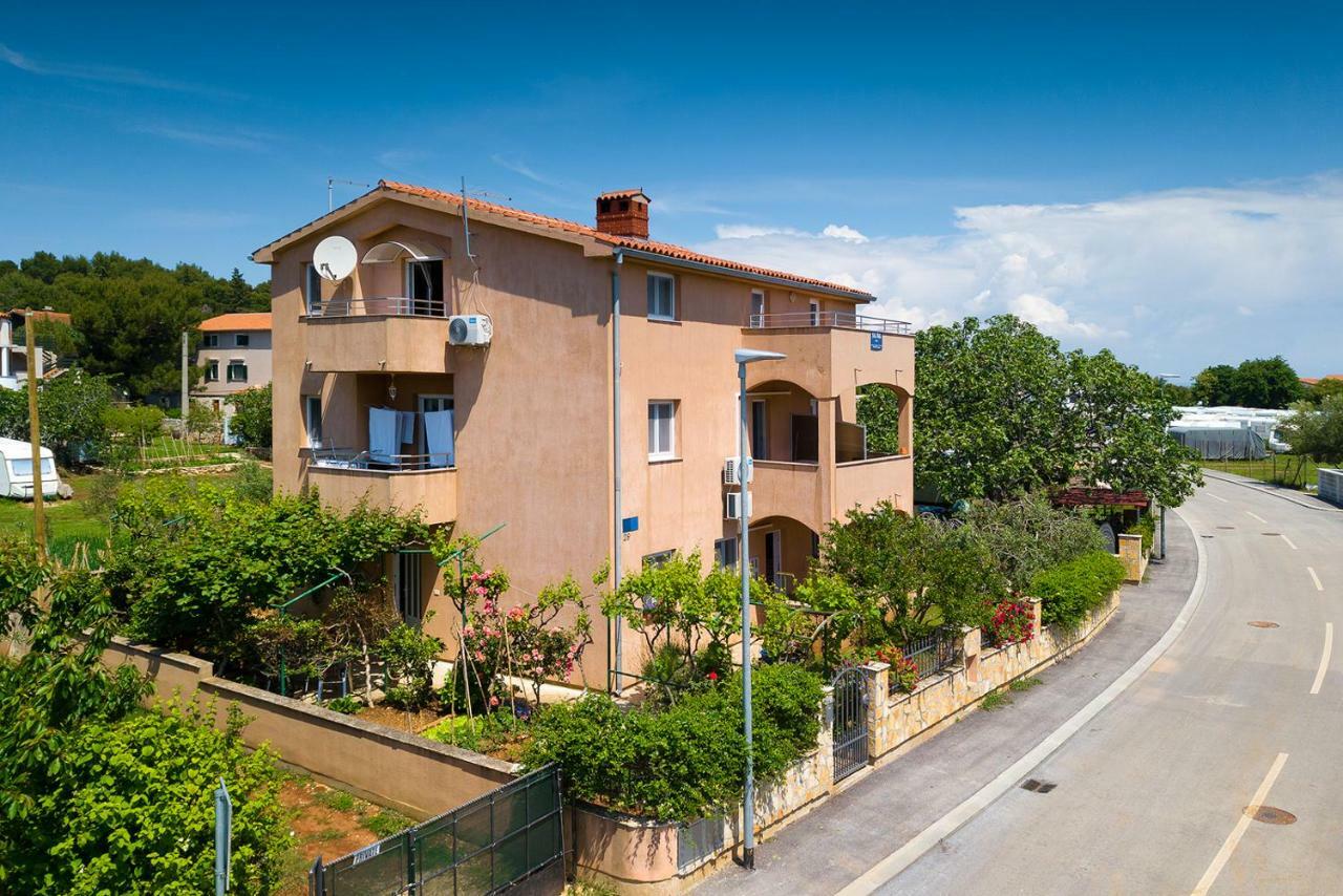 Milla Apartment Premantura